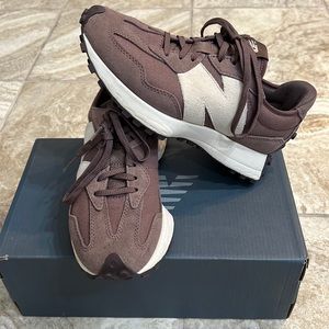 New Balance 327- womens size 7 Black Fig / Sea Salt